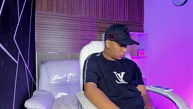 IsaacBlack  online show from 14, 9, 2025