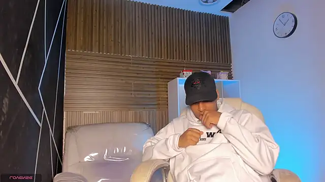 IsaacBlack  online show from 22, 9, 2025