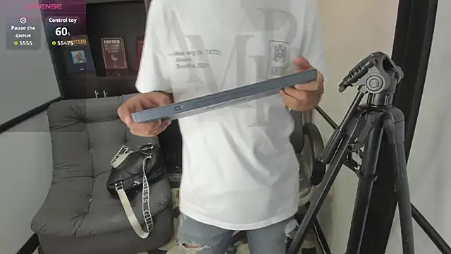 IsaacBlack  online show from 12, 10, 2025