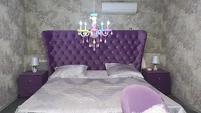 Anna Kenann online show from 18, 9, 2025