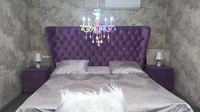 Anna Kenann online show from 3, 10, 2025