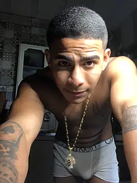 Snapshot of Novindot23cm chatting on 13, 10, 2025 Novindot23cm online show from 13, 10, 2025