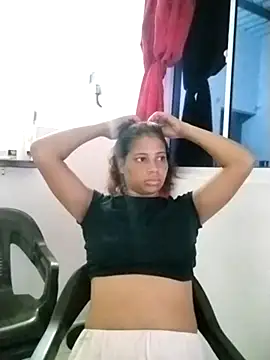 Snapshot of AriaHot_ chatting on 24, 10, 2025 AriaHot online show from 24, 10, 2025