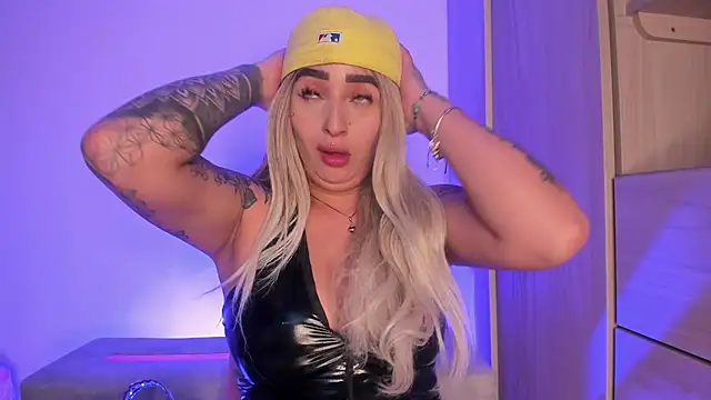 scarlett Collinss online show from 10, 11, 2025