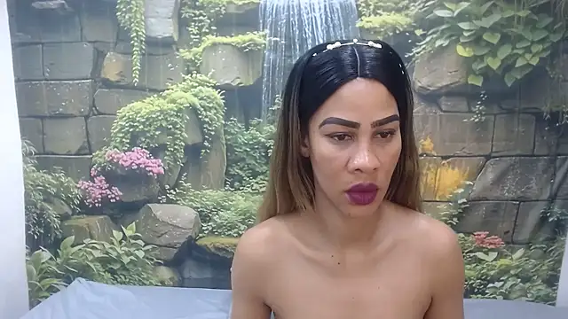 Snapshot of GlowGoddessxx chatting on 27, 6, 2026 GlowGoddessxx online show from 27, 6, 2026