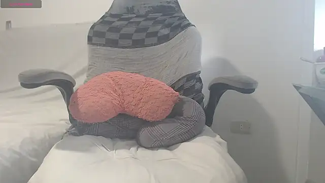 mia duvall online show from 6, 2, 2026