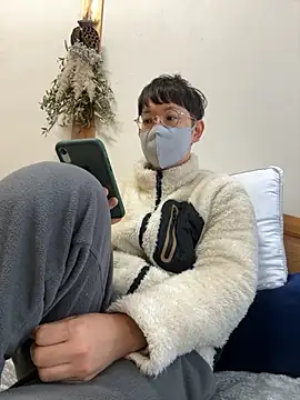 tom19899q online show from 4, 12, 2025