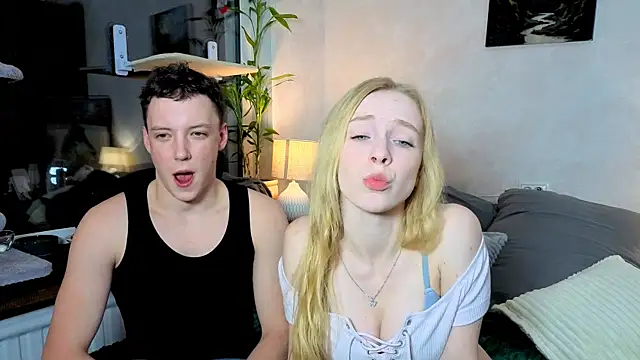 Snapshot of Emily0303 chatting on 18, 10, 2025 Emily0303 online show from 18, 10, 2025