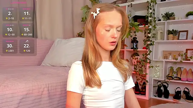 Snapshot of Kara_smalltits chatting on 21, 11, 2025 Kara smalltits online show from 21, 11, 2025