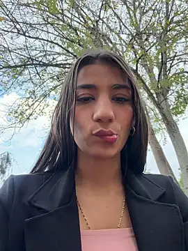 -juicy  online show from 15, 2, 2026