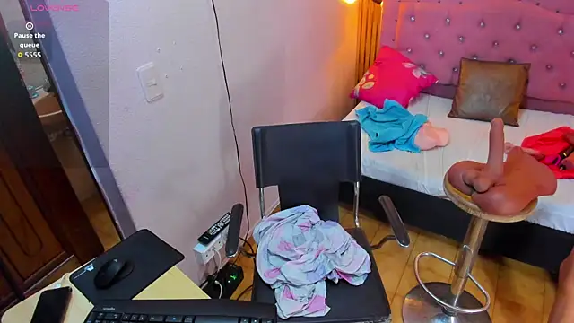 Snapshot of Lena_Bdsm chatting on 26, 3, 2026 Lena Bdsm online show from 26, 3, 2026