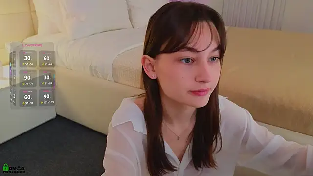 LolaPrise online show from 1, 12, 2025