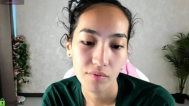 FlirtyAura online show from 26, 9, 2025