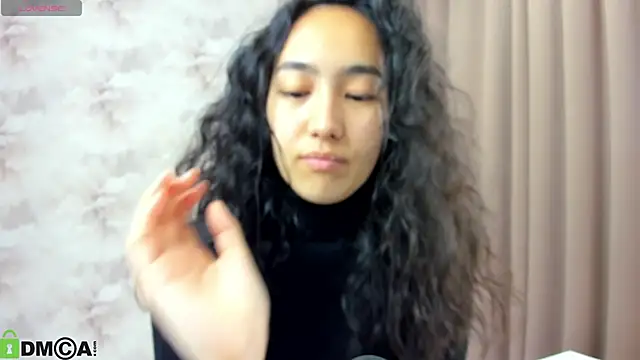 FlirtyAura online show from 2, 10, 2025