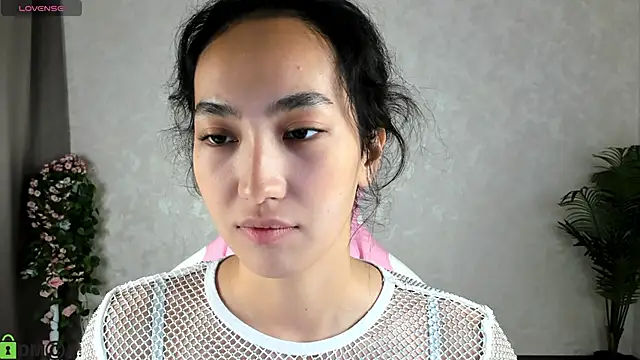 FlirtyAura online show from 2, 11, 2025