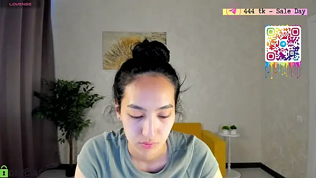 FlirtyAura online show from 19, 5, 2026