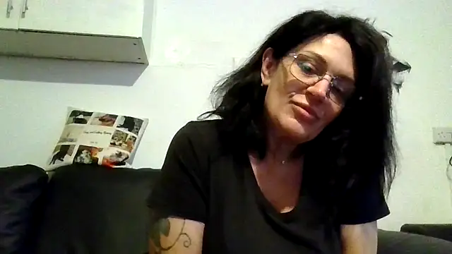 RubyyRosee online show from 4, 6, 2026
