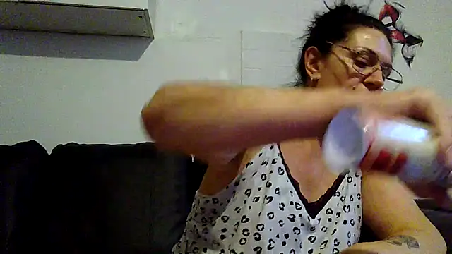 RubyyRosee online show from 27, 6, 2026
