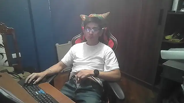 Snapshot of SVGUSSV chatting on 16, 9, 2025 SVGUSSV online show from 16, 9, 2025