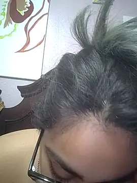 Snapshot of Lovelyrainn chatting on 8, 11, 2025 Lovelyrainn online show from 8, 11, 2025