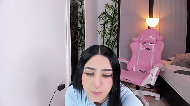 ChloeShade online show from 5, 1, 2026