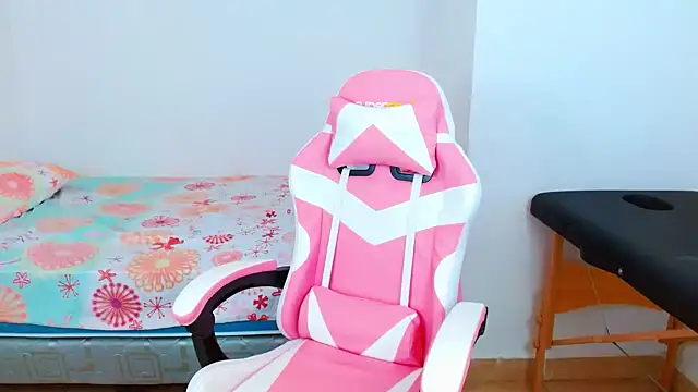 kamilla evans online show from 11, 11, 2025