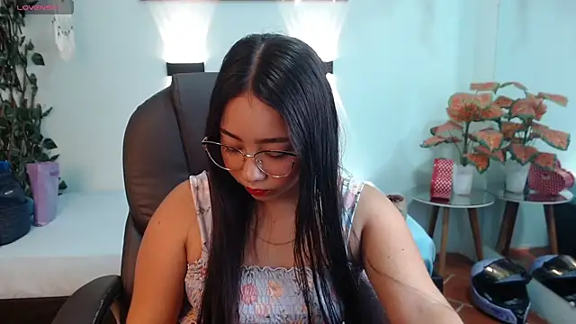 tinisweet online show from 8, 5, 2026