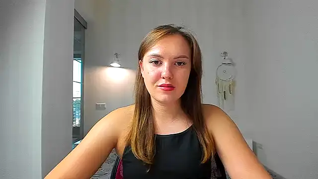 EmmaNorman online show from 8, 9, 2025