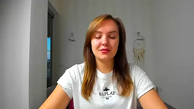 EmmaNorman online show from 16, 9, 2025