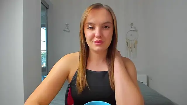 EmmaNorman online show from 28, 9, 2025