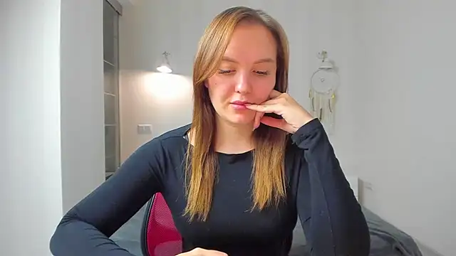 EmmaNorman online show from 30, 9, 2025