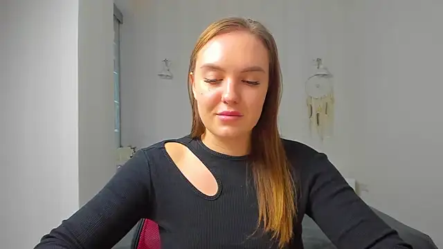 EmmaNorman online show from 13, 10, 2025