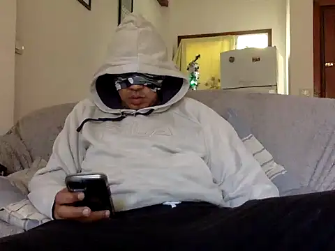 Snapshot of CaiBull chatting on 20, 12, 2025 CaiBull online show from 20, 12, 2025