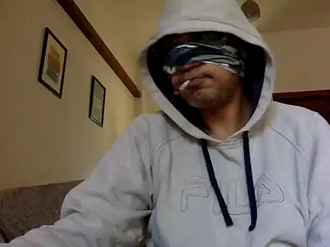 Snapshot of CaiBull chatting on 23, 12, 2025 CaiBull online show from 23, 12, 2025