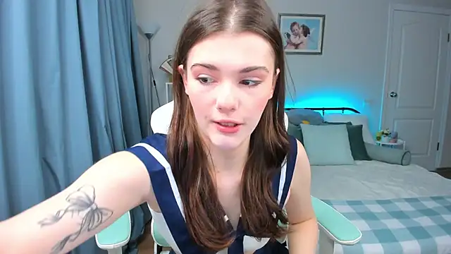 Zoe Vee online show from 26, 9, 2025