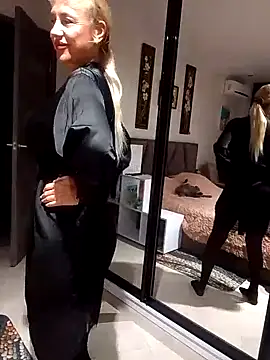 KissMiSveet online show from 16, 9, 2025