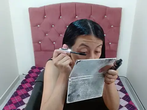 Emma Thompson2 online show from 9, 10, 2025