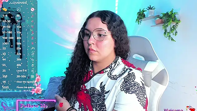 Snapshot of meggan_millerr chatting on 21, 12, 2025 meggan millerr online show from 21, 12, 2025