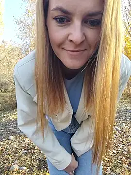 Snapshot of YOOUR_EVAA chatting on 22, 10, 2025 YOOUR EVAA online show from 22, 10, 2025