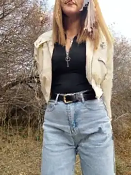 Snapshot of YOOUR_EVAA chatting on 26, 10, 2025 YOOUR EVAA online show from 26, 10, 2025