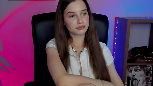 LuxMaya online show from 1, 10, 2025