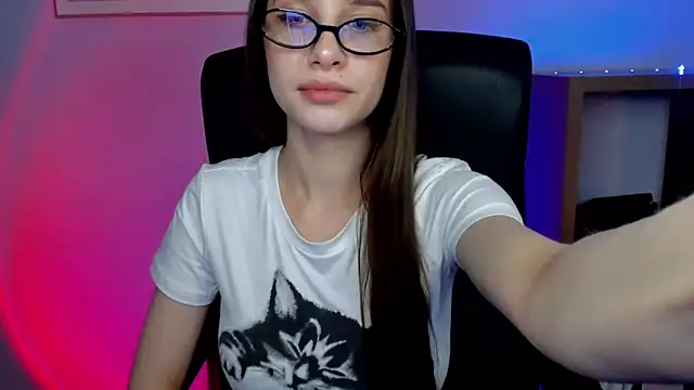 LuxMaya online show from 12, 2, 2026