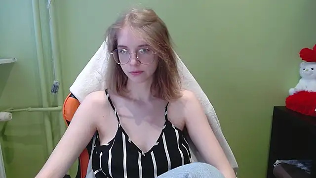 Snapshot of juicyPenny chatting on 24, 2, 2026 juicyPenny online show from 24, 2, 2026