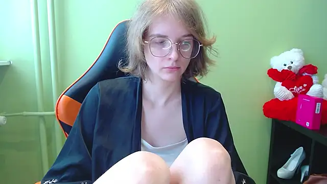 juicyPenny online show from 30, 4, 2026