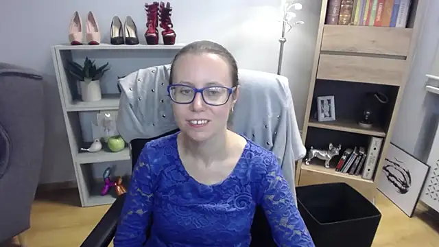 Snapshot of sweetxLizzy chatting on 23, 10, 2025 sweetxLizzy online show from 23, 10, 2025