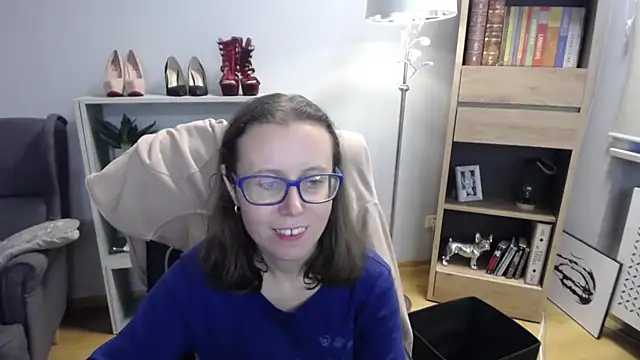 Snapshot of sweetxLizzy chatting on 27, 10, 2025 sweetxLizzy online show from 27, 10, 2025