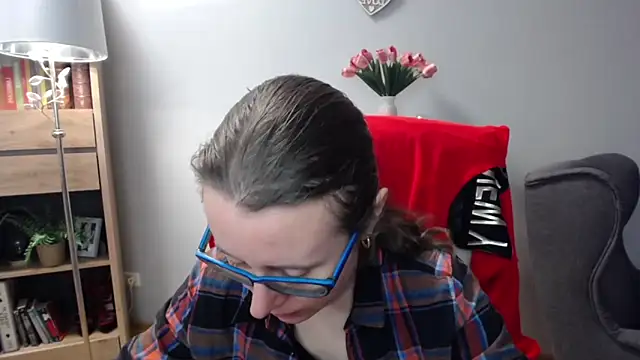 Snapshot of sweetxLizzy chatting on 9, 4, 2026 sweetxLizzy online show from 9, 4, 2026