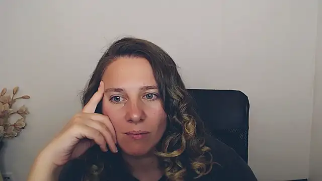 Snapshot of Darklure_ chatting on 17, 9, 2025 Darklure  online show from 17, 9, 2025