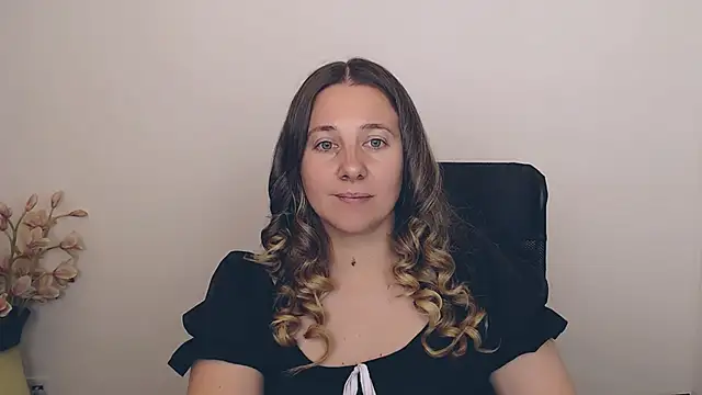 Snapshot of Darklure_ chatting on 19, 9, 2025 Darklure  online show from 19, 9, 2025