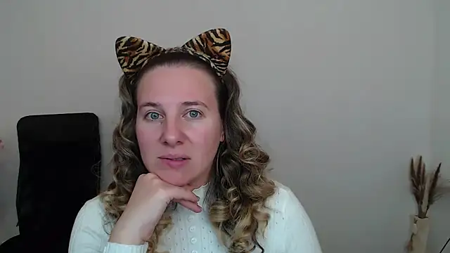 Snapshot of Darklure_ chatting on 14, 10, 2025 Darklure  online show from 14, 10, 2025